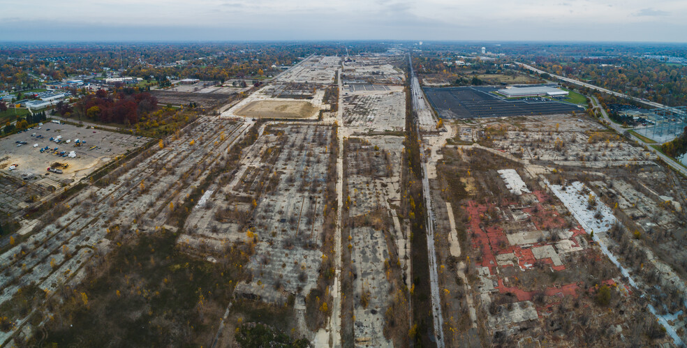 2201 Industrial Ave, Flint, MI for sale - Building Photo - Image 1 of 25