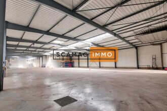 Light Industrial in Tremblay-en-France to rent Building Photo- Image 1 of 2