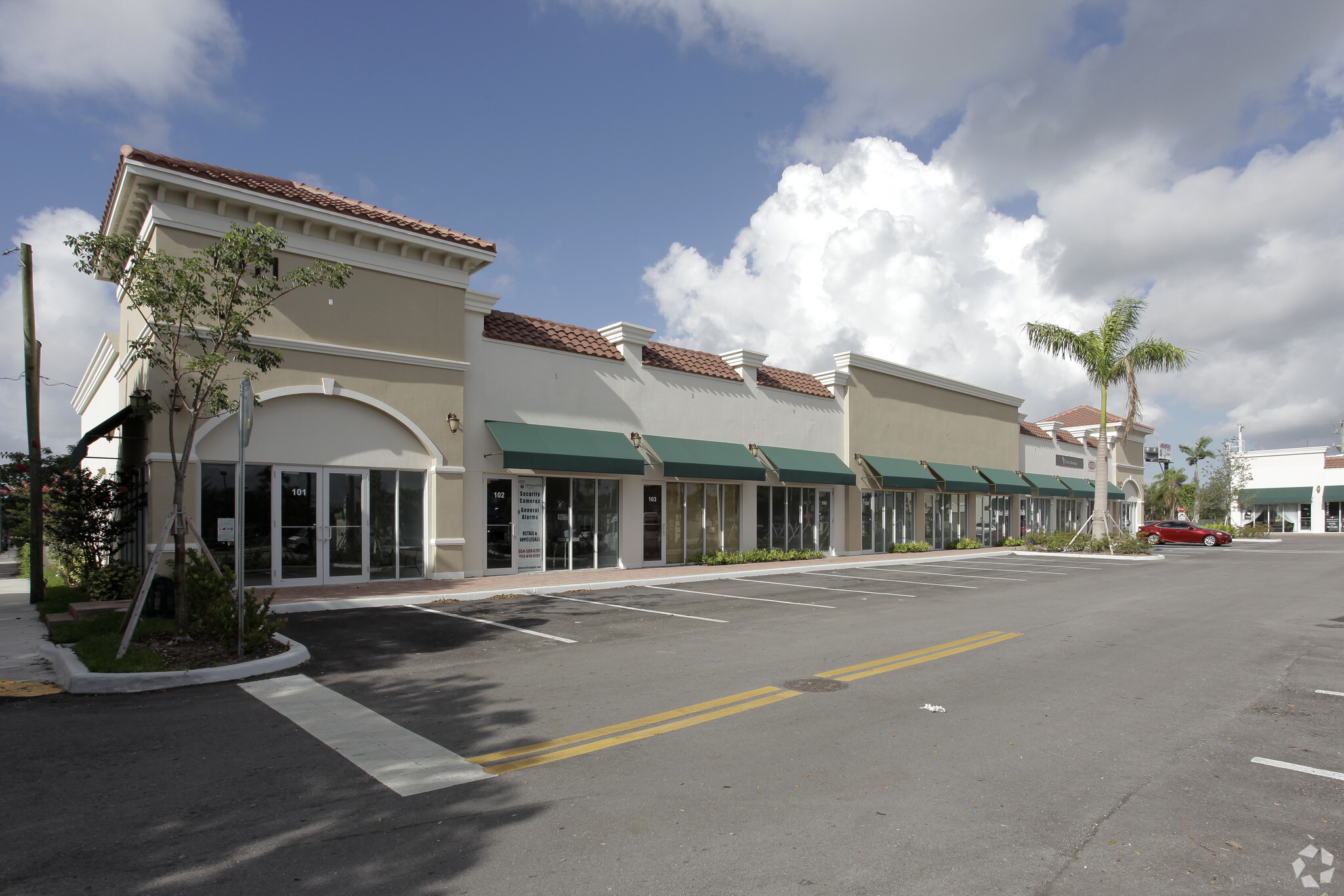 1011-1021 W Hallandale Beach Blvd, Hallandale, FL for rent Building Photo- Image 1 of 10