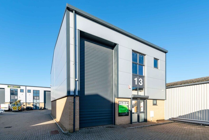 Cobham Rd, Wimborne for sale - Primary Photo - Image 1 of 1