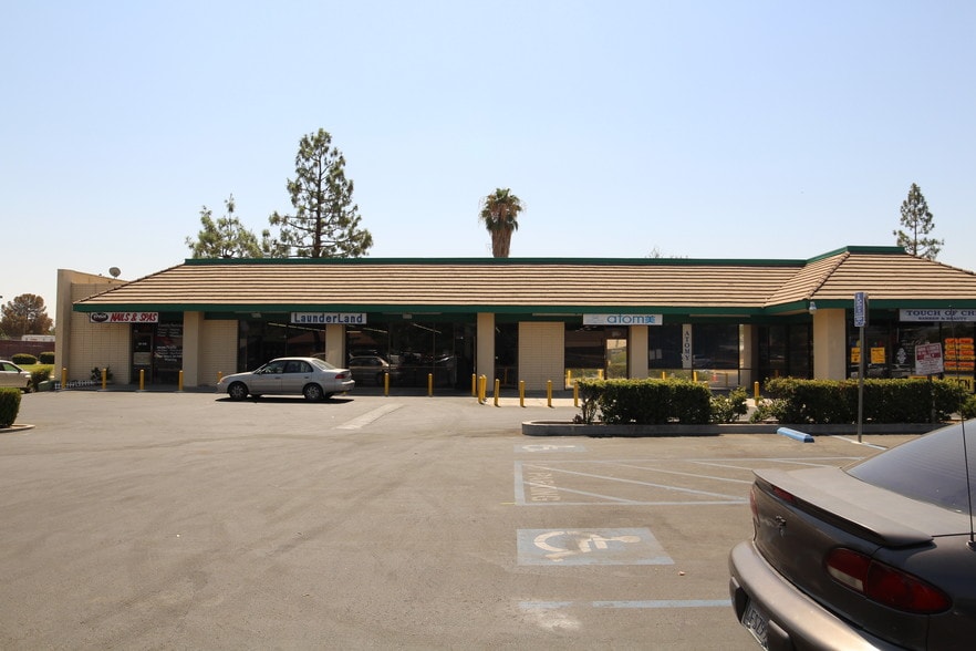 4601-4619 Wilson Rd, Bakersfield, CA for rent - Building Photo - Image 3 of 4