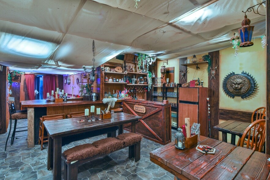 1230 S Olive St, Los Angeles, CA to rent - Interior Photo - Image 3 of 19