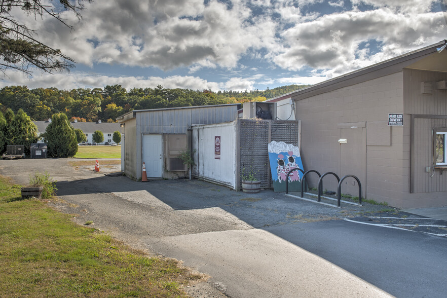 532 Main St, Walpole, NH for sale - Primary Photo - Image 1 of 37