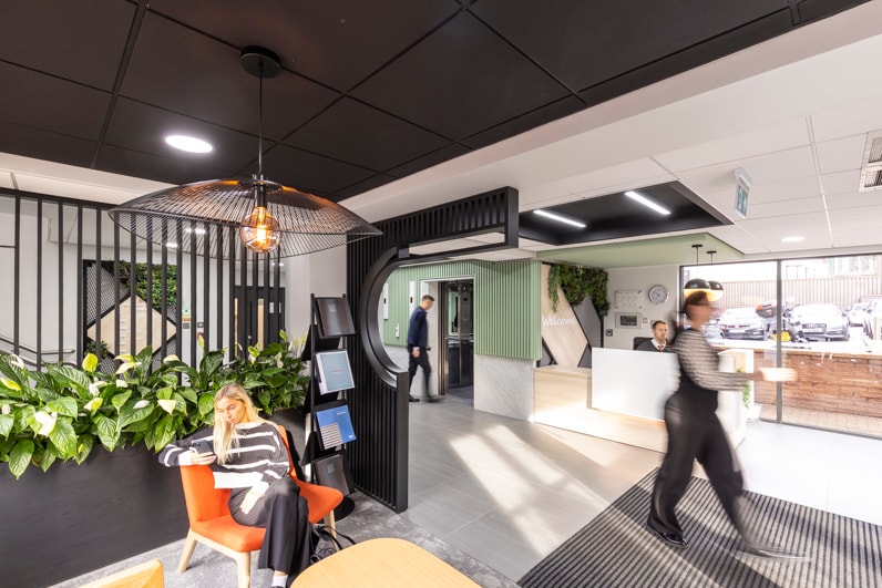 Exchange St, Stockport to rent - Building Photo - Image 3 of 12