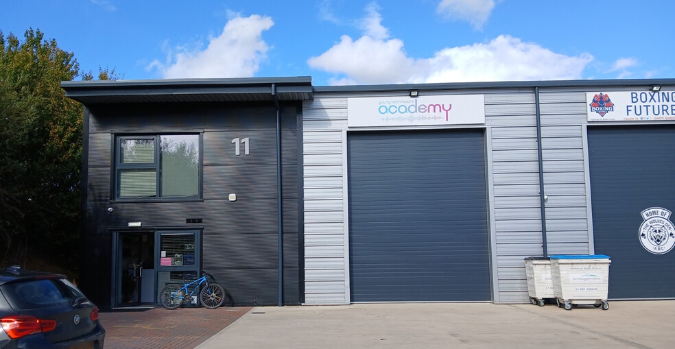 Harrier Way, Yaxley to rent - Primary Photo - Image 1 of 3