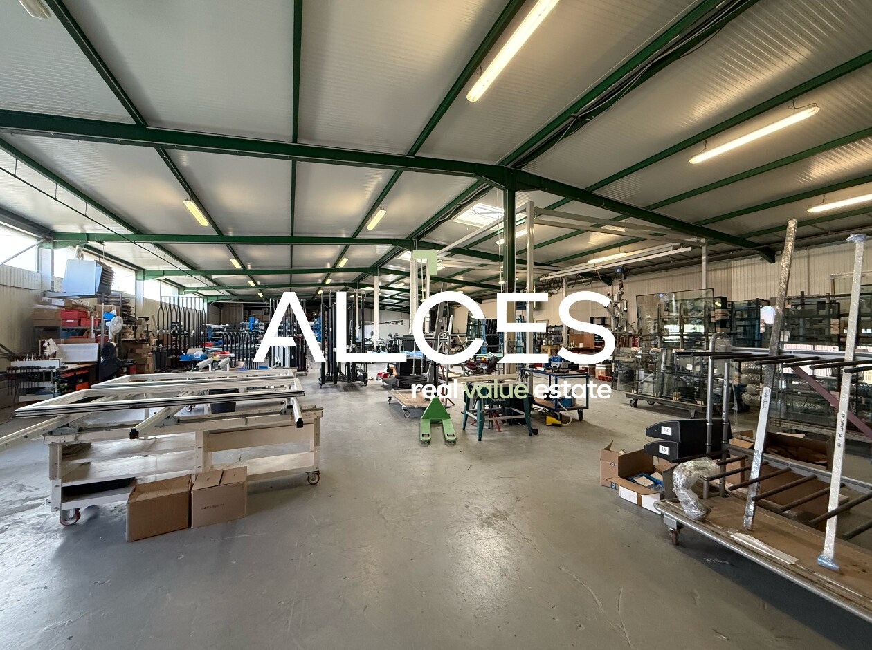 Light Industrial in Pessac to rent Primary Photo- Image 1 of 7