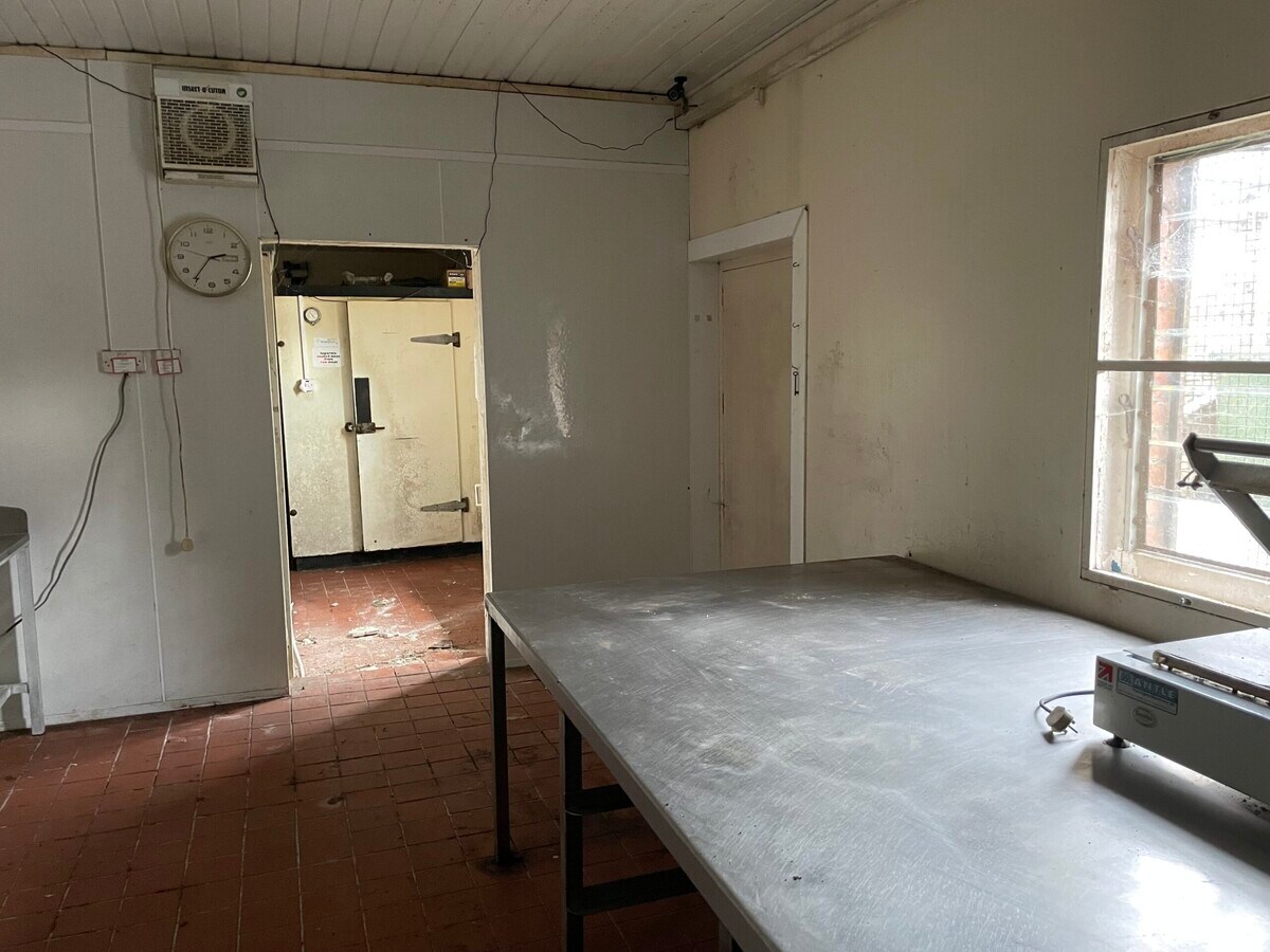 58-60 Dalrymple St, Girvan, SAY KA26 9BT - Unit 58 - - Interior Photo - Image 2 of 2