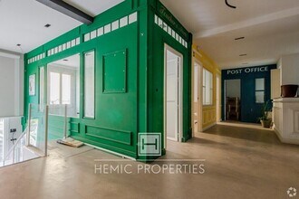 Retail in Madrid, Madrid to rent Interior Photo- Image 1 of 4
