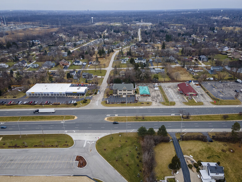 739 North Ave, Glendale Heights, IL for rent - Building Photo - Image 3 of 47