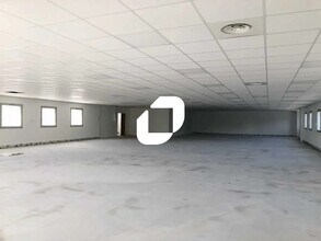 Office in Saint-Priest to rent Interior Photo- Image 2 of 7