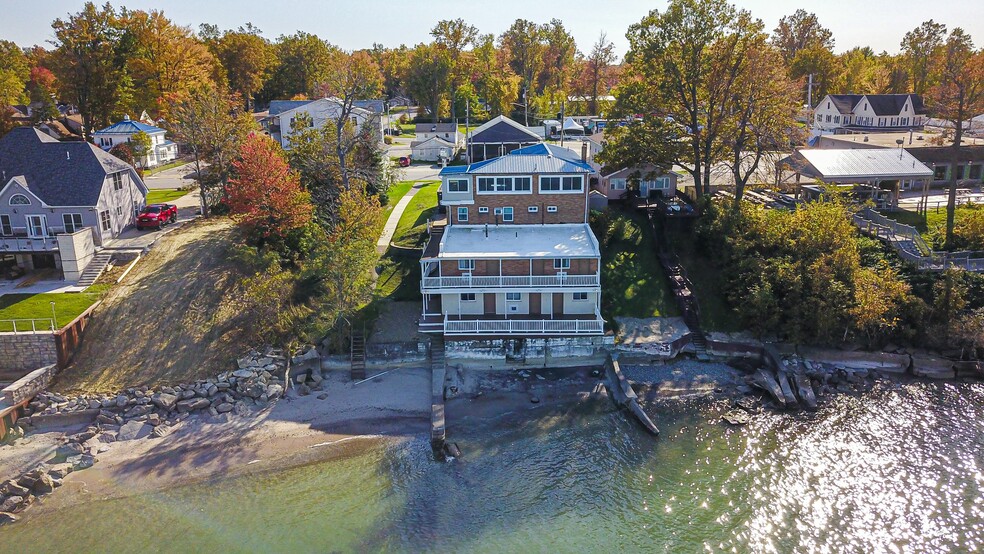 5225 Old Lake Rd, Geneva, OH for sale - Building Photo - Image 1 of 13