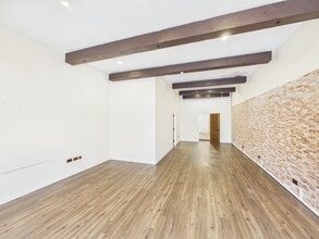 431 High St, Kirkcaldy to rent Interior Photo- Image 2 of 4