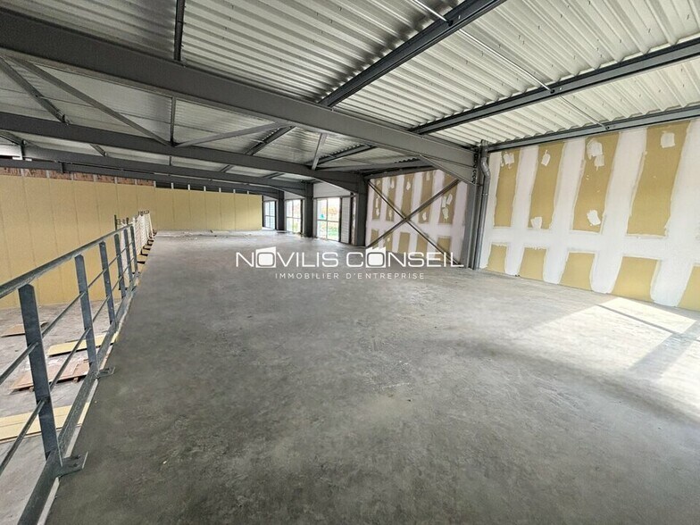 Light Industrial in Launaguet to rent - Building Photo - Image 3 of 11