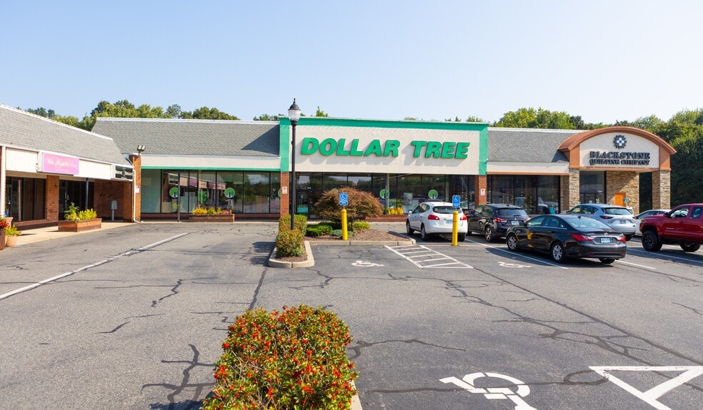 3751 Mendon Rd, Cumberland, RI to rent - Building Photo - Image 2 of 4