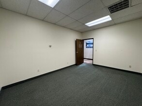 1890 Park Marina Dr, Redding, CA to rent Building Photo- Image 1 of 2