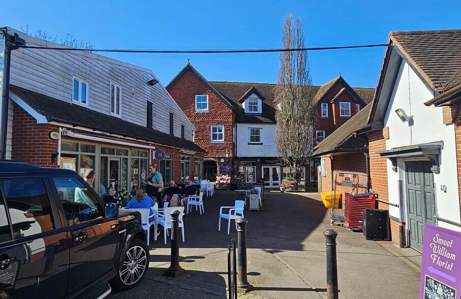 High St, Headcorn to rent - Building Photo - Image 3 of 3