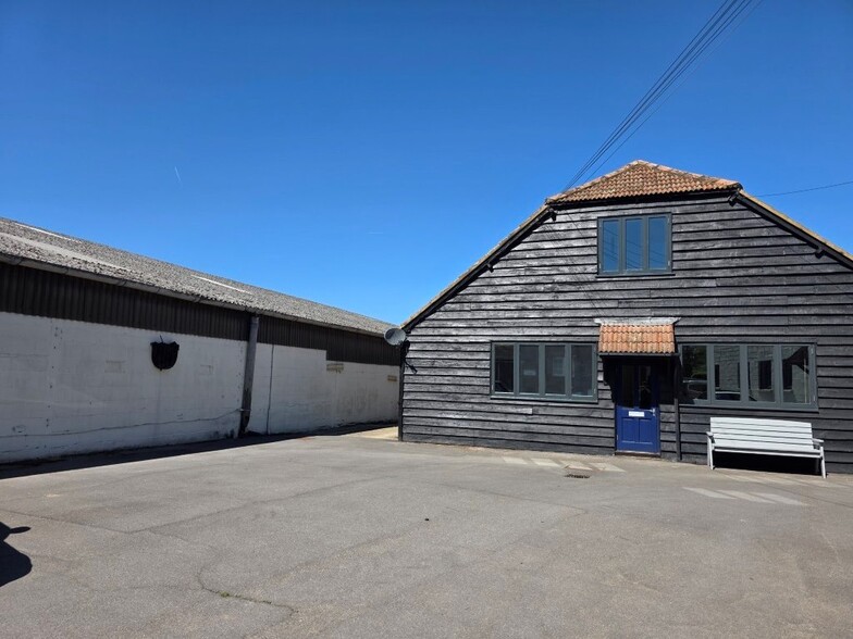 Mortimer Ln, Reading to rent - Building Photo - Image 2 of 4
