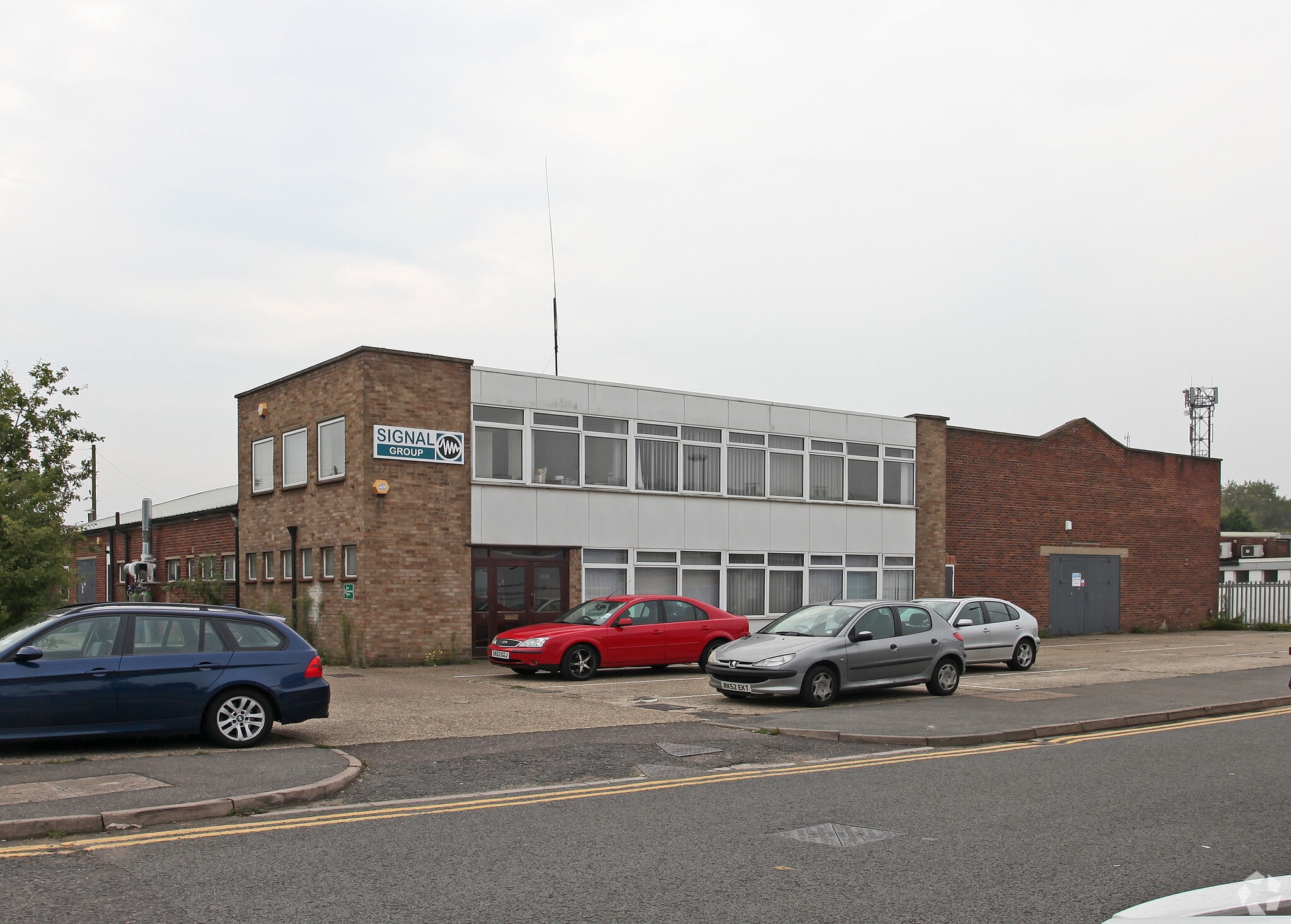 12 Doman Rd, Camberley to rent Primary Photo- Image 1 of 3