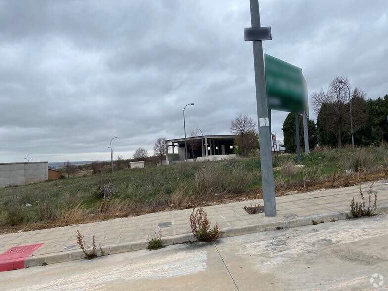 Cuesta del Aguadero s/n, Chiloeches, Guadalajara to rent - Building Photo - Image 3 of 3