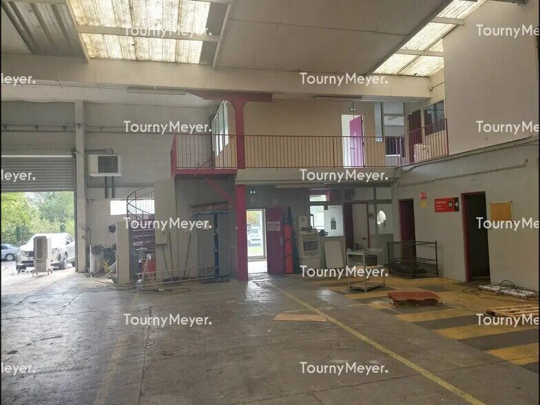 Light Industrial in Toulouse to rent - Interior Photo - Image 1 of 12