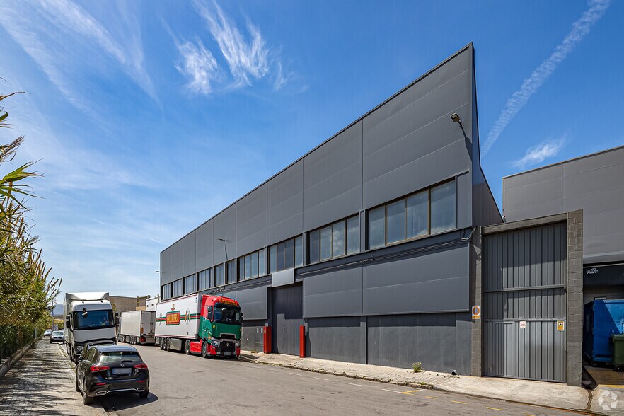 Industrial in Viladecans, Barcelona to rent - Primary Photo - Image 1 of 2