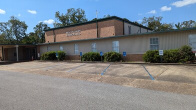 1045 Coliseum Blvd, Montgomery, AL for sale Primary Photo- Image 1 of 19