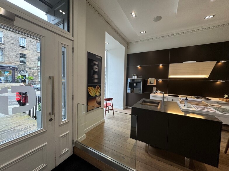 31-37 Dundas St, Edinburgh to rent - Building Photo - Image 2 of 6