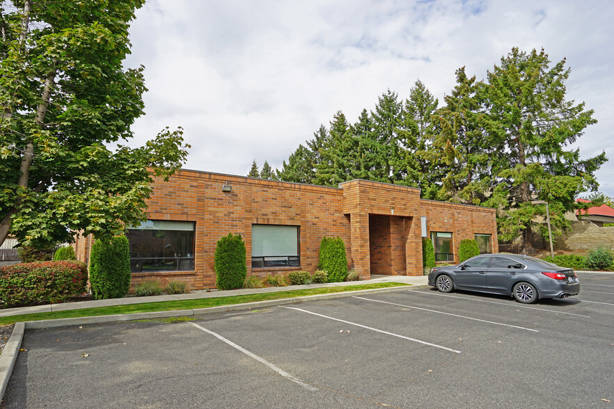 102-104 N 56th Ave, Yakima, WA for sale - Building Photo - Image 1 of 1