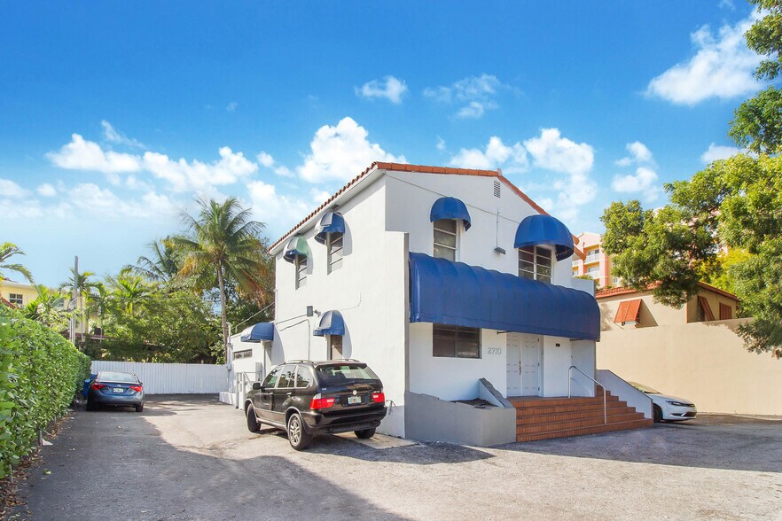2710 SW 37th Ave, Coconut Grove, FL 33133 UK