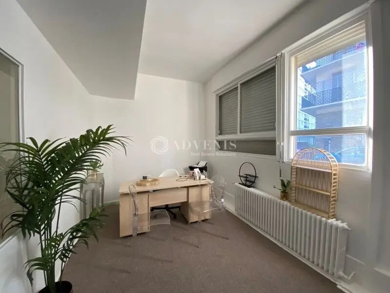 Office in Boulogne-Billancourt to rent Interior Photo- Image 1 of 7