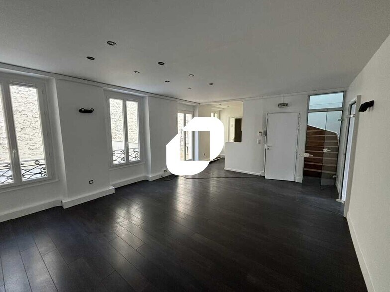 Office in Suresnes to rent - Building Photo - Image 2 of 10