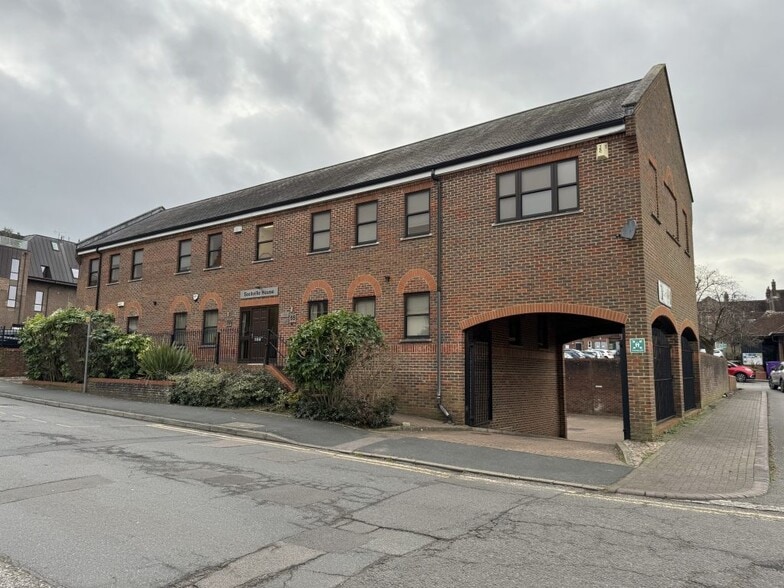 55 Buckhurst Ave, Sevenoaks to rent - Building Photo - Image 2 of 3