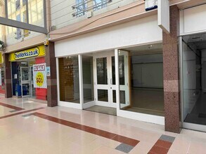 High St, Sittingbourne to rent Building Photo- Image 2 of 2