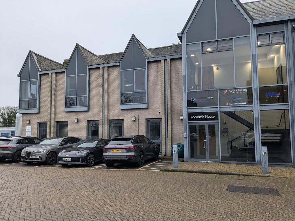 1-2 Eversley Way, Egham to rent Building Photo- Image 1 of 9