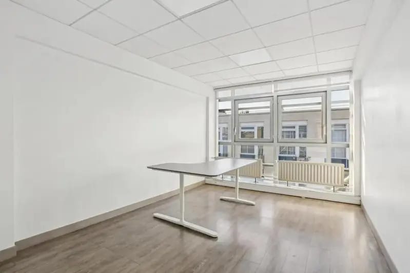 Office in Paris for sale - Building Photo - Image 2 of 8