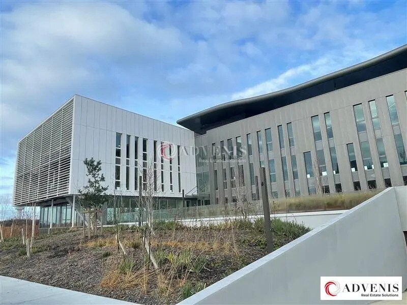 Location Bureaux 612 m² - Photo 1