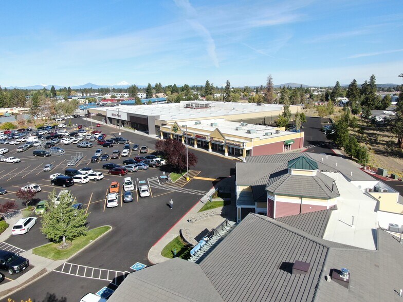 100 NE Bend River Mall Ave, Bend, OR for sale - Building Photo - Image 1 of 1