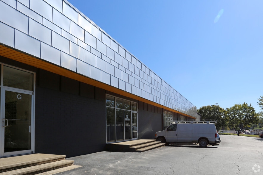 2135 Defoor Hills Rd NW, Atlanta, GA to rent - Building Photo - Image 2 of 10