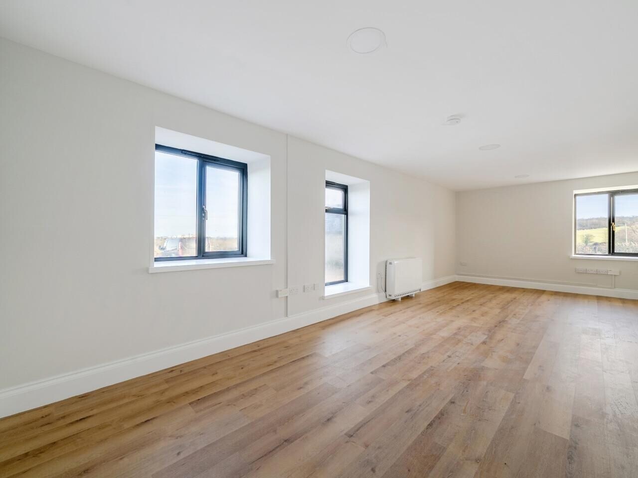Newlands Farm, Dorchester to rent Interior Photo- Image 1 of 7