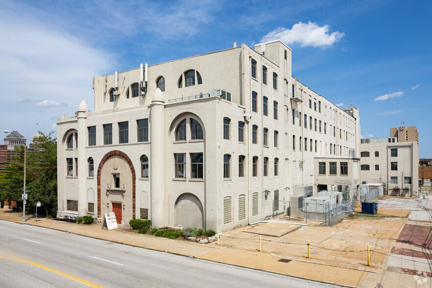 1310 Papin St, Saint Louis, MO for rent - Building Photo - Image 1 of 31