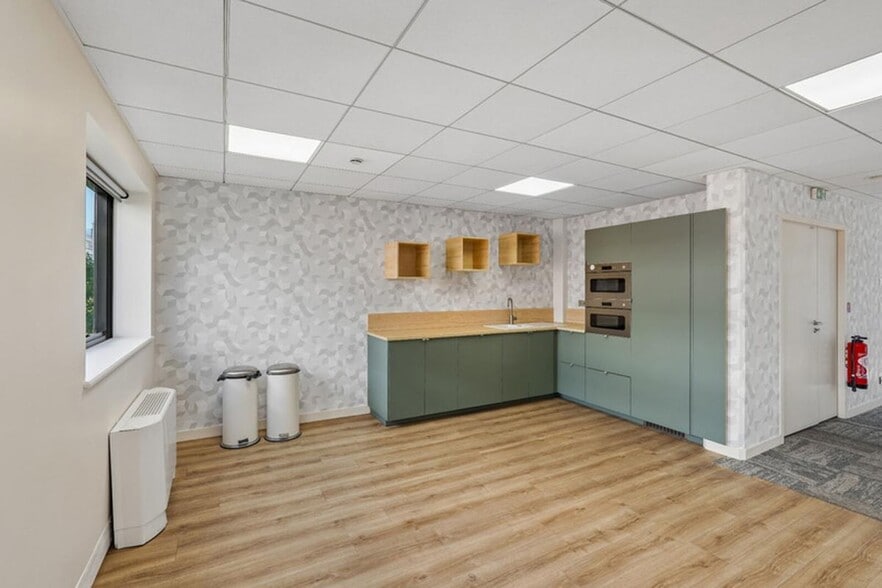 Office in Lyon to rent - Interior Photo - Image 2 of 14