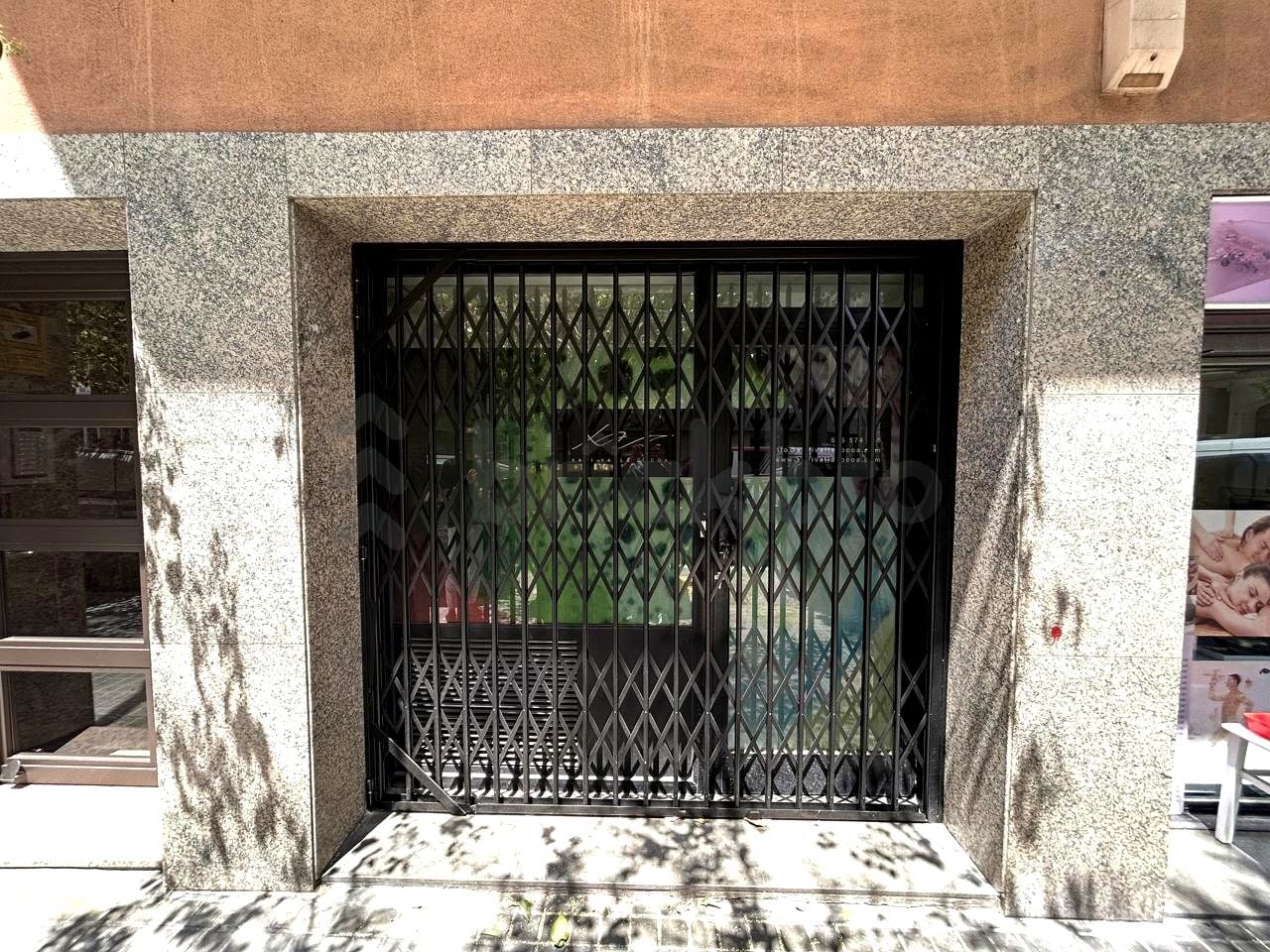 Retail in Barcelona, Barcelona to rent Primary Photo- Image 1 of 4