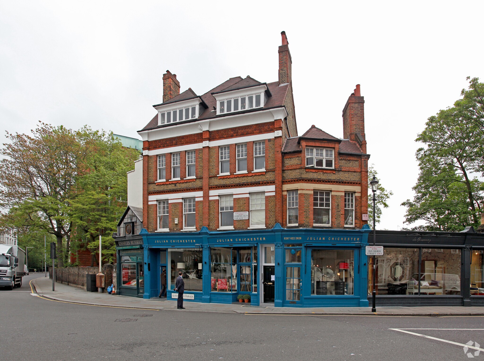 2-4 Queen's Elm Parade, London for sale Primary Photo- Image 1 of 1