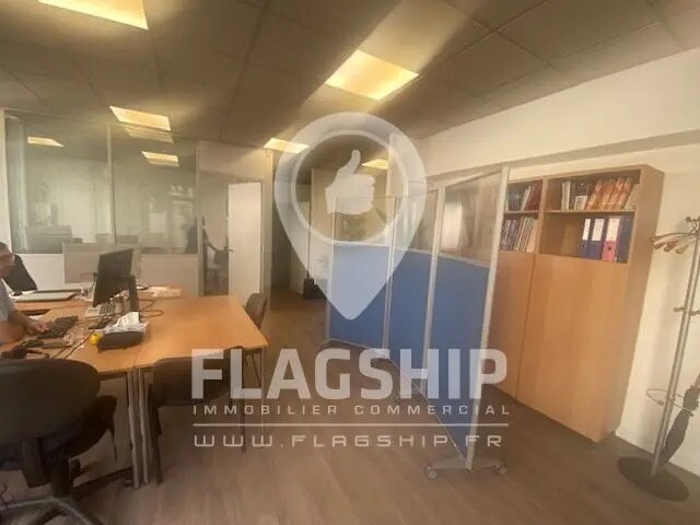 Office in Levallois-Perret for sale Interior Photo- Image 1 of 10