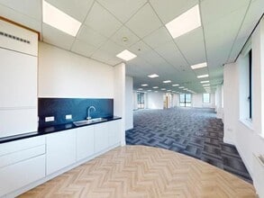 7600 Daresbury Park, Warrington to rent Interior Photo- Image 1 of 10