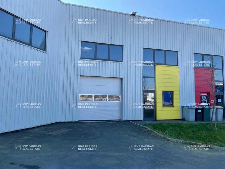 Light Industrial in La Chapelle-sur-Erdre to rent - Building Photo - Image 2 of 5