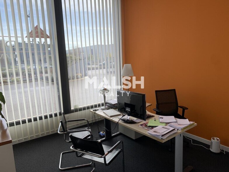 Office in Beynost to rent - Interior Photo - Image 3 of 8