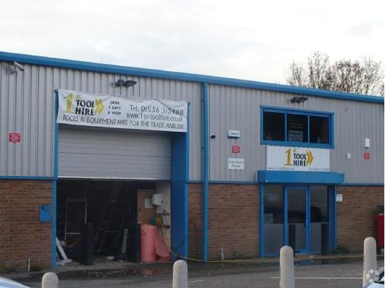 Cunliffe Dr, Kettering to rent - Building Photo - Image 3 of 9