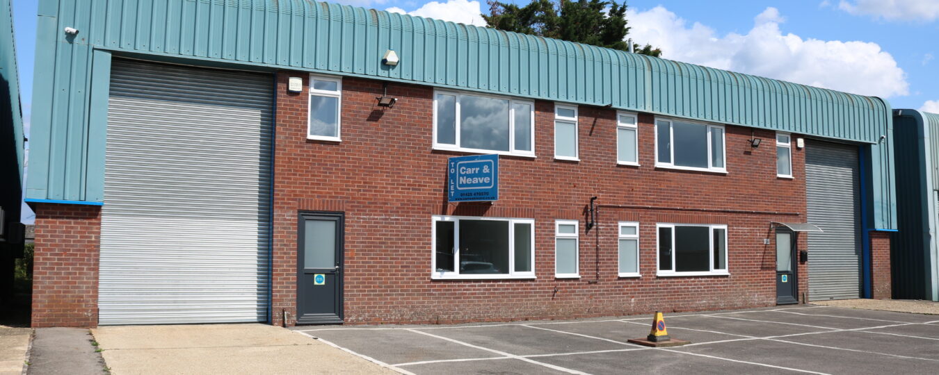 24 Crow Arch Ln, Ringwood to rent Building Photo- Image 1 of 2