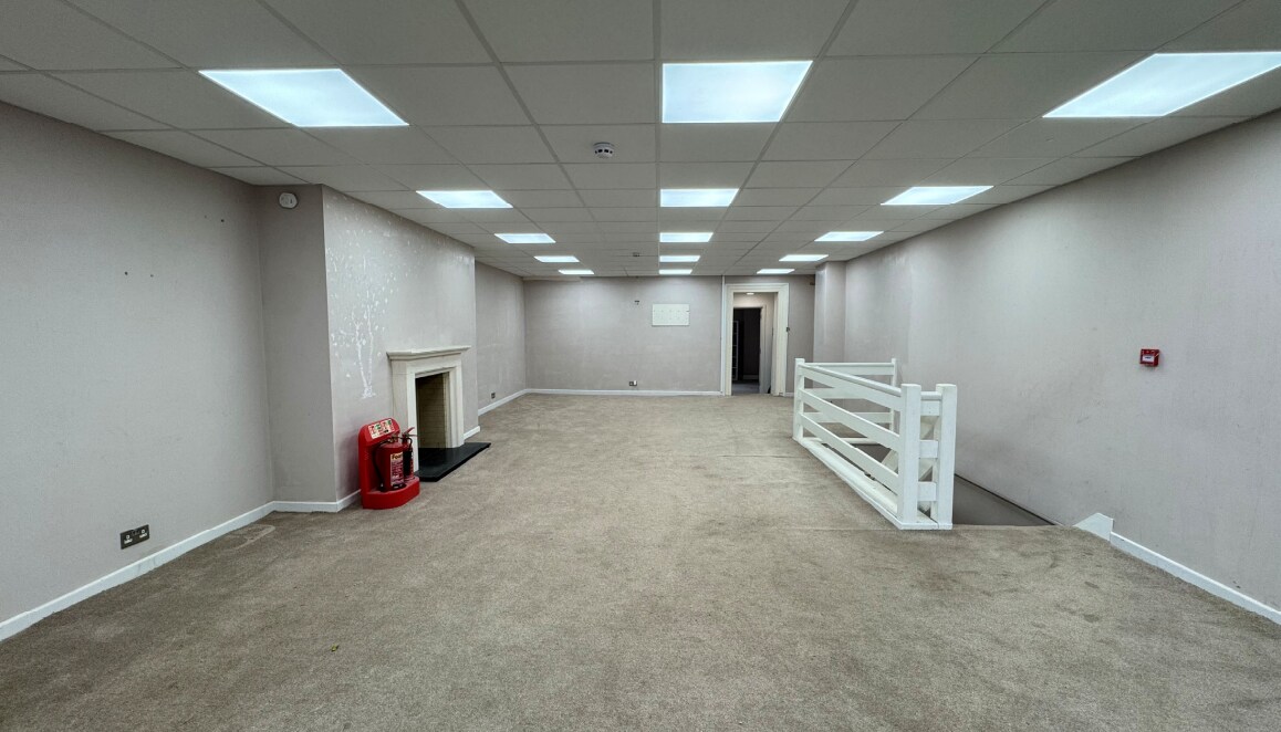 60 Clare St, Bridgwater to rent Interior Photo- Image 1 of 2